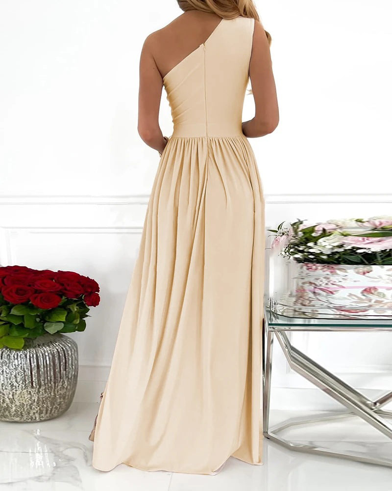 Solid Color One-shoulder Cut-out Dress